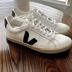 VEJA Esplar Logo Leather Low-Top Sneakers size US 10 EUR 41 white/black